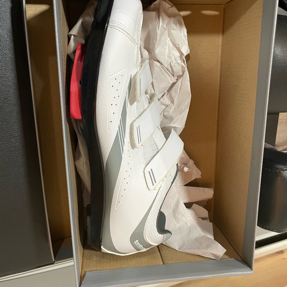 Tommaso Cycling Shoes With Delta Clips Gem